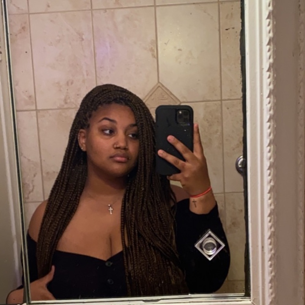 Meet your Posher, Alyssa